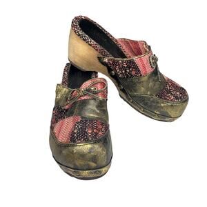 Vtg Y2K Gold and Pink Bratz Mcbling Coquette Patchwork Womens Clogs Size 7.5